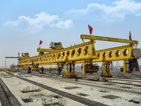 Walking Type Bridge Girder Launcher